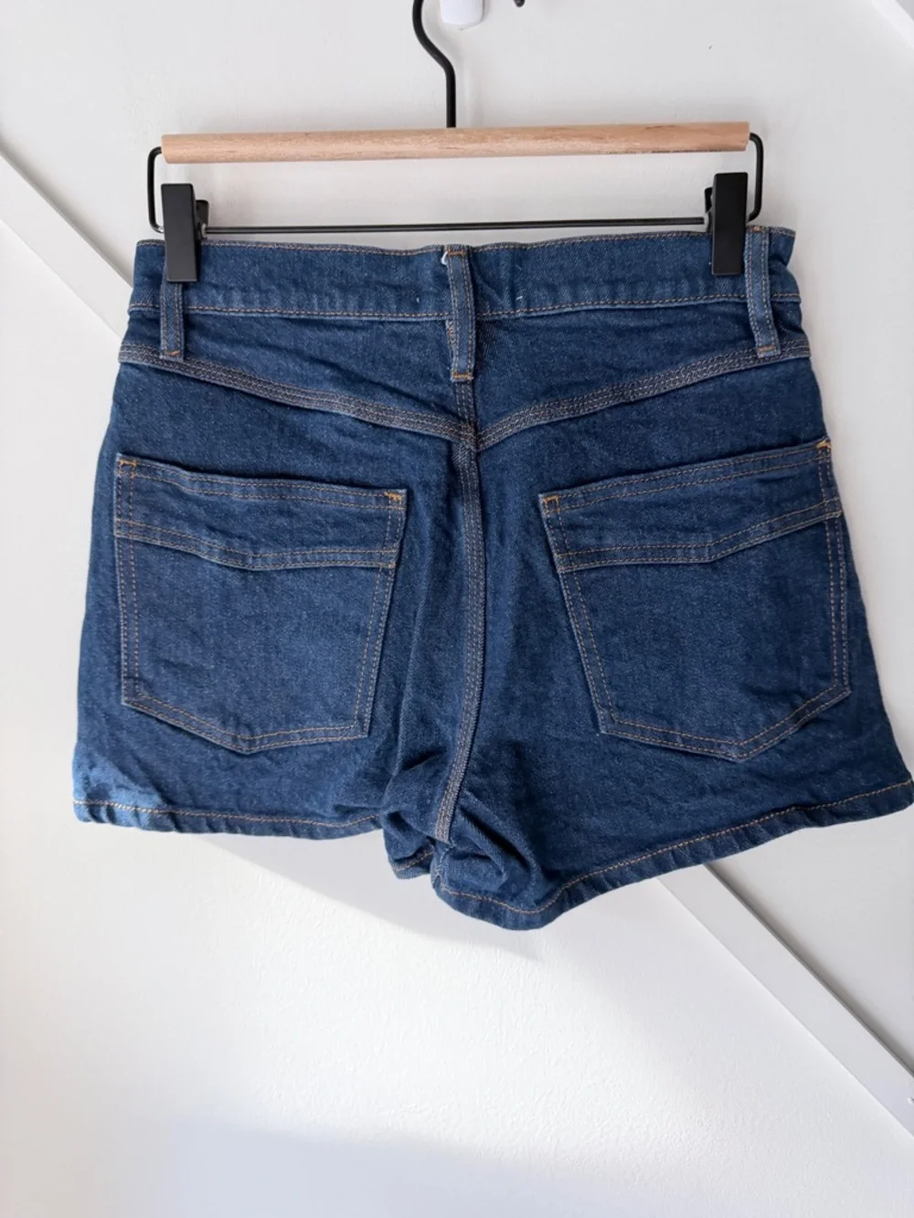 Frame Denim High Rise Shorts Blue | Classic Clean Cut Jean Shorts | Summer 
- 26 - Picture 9 of 10
